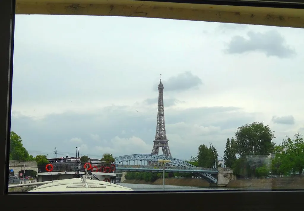 Bed & Breakfast Passerelle Des Arts *